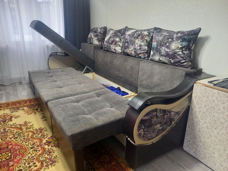 Диван для гостиной...Трансформер...14 микрорайон.