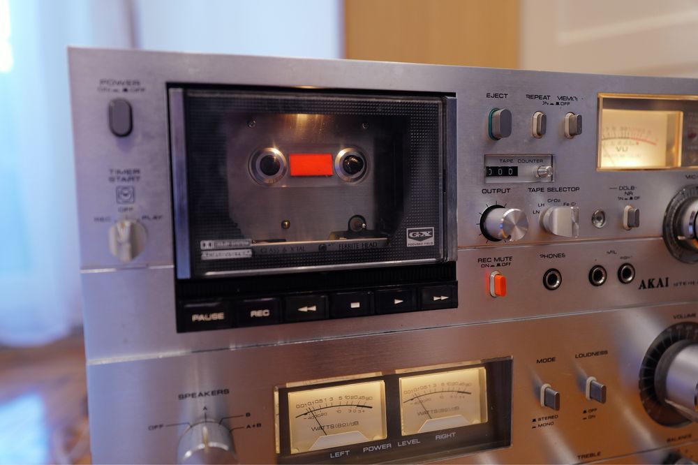 Linie Amplificator Akai AM 2450 si deck casetofon GXC 715D