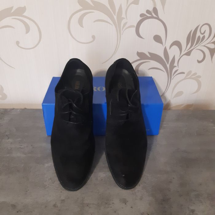 Vand pantofi marimea 42