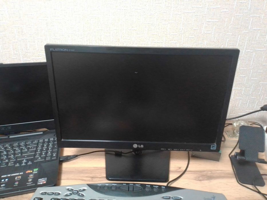 Монитор LG диагональ 18,5
