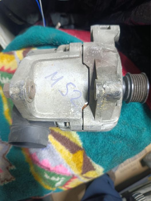 Продам генератор БМВ Е39