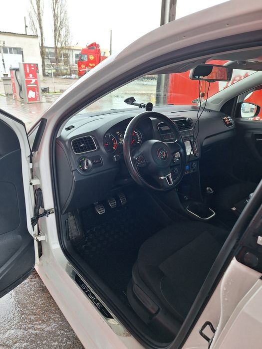 Vând vw polo 1.2 2011