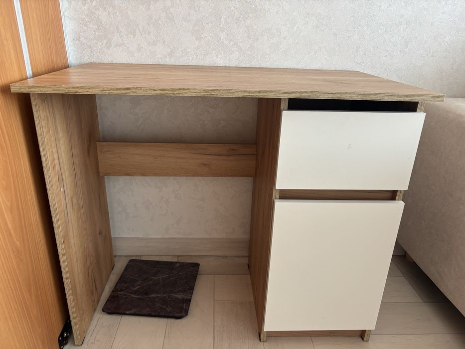 Продам  стол писменный