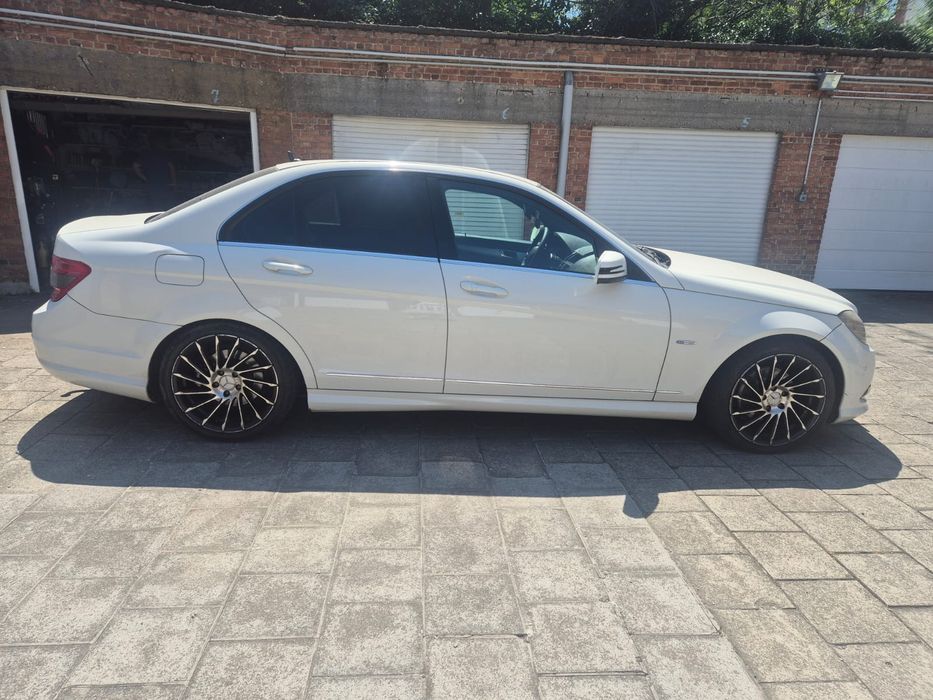 Mercedes-Benz C200
