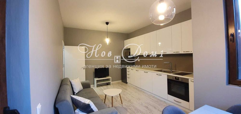 Продава се Двустаен апартамент в Варна, Цветен квартал - 58 кв.м за 8 €/кв.м - Снимка #1