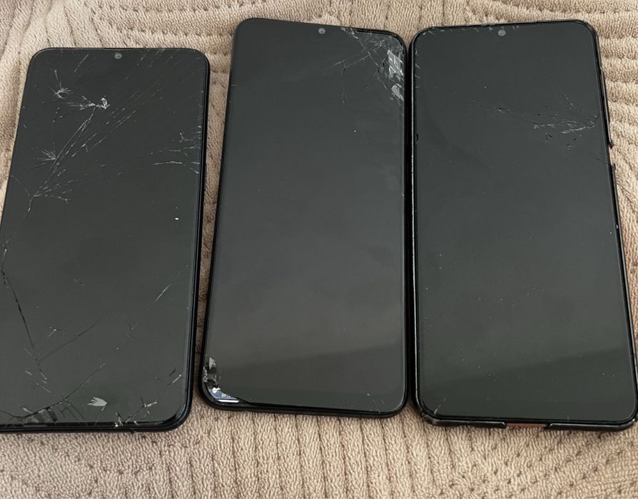 Смартфоны — 3 штуки, дешево