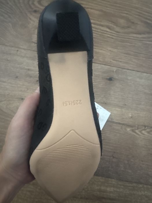 Продам женские туфли