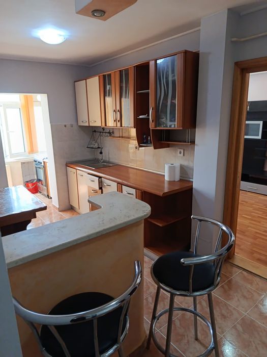 Apartament de închiriat cu 3 camere. Vaslui
