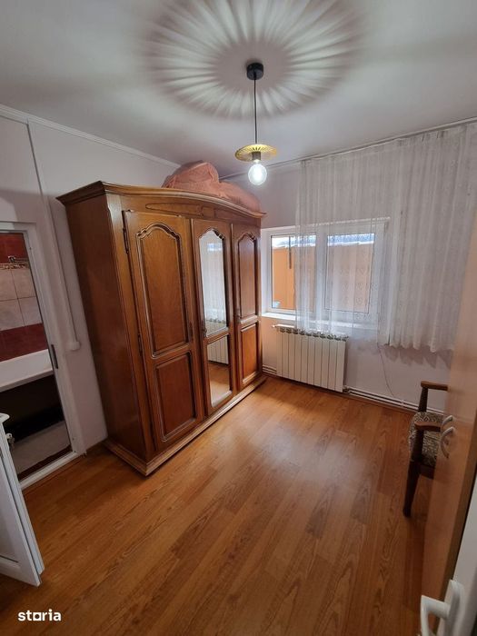 Dacia-  casa cu 5 camere de caramida