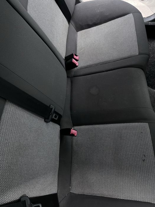 Пране на седалки, мокети