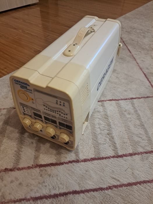 Vând aparat Ceragem Compact CGM P390 – masaj termic cu pietre de jad