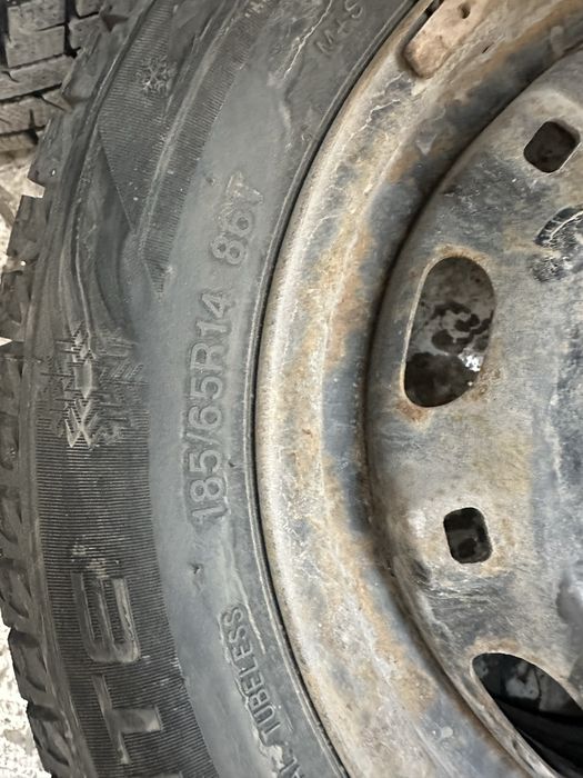 Продам резину штампами комплект