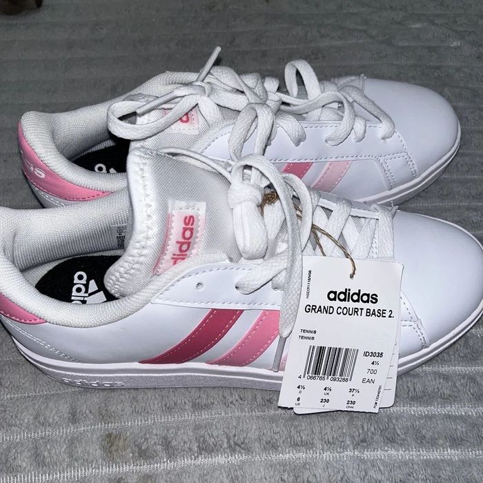 Кроссовки адидас оргинал