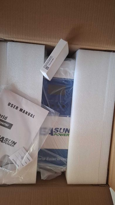 Invertor solar hibrid  EASUN SMH-II-2.2K-WIFI. la 12V Si EASUN  SMT-4K-WIFi  24V