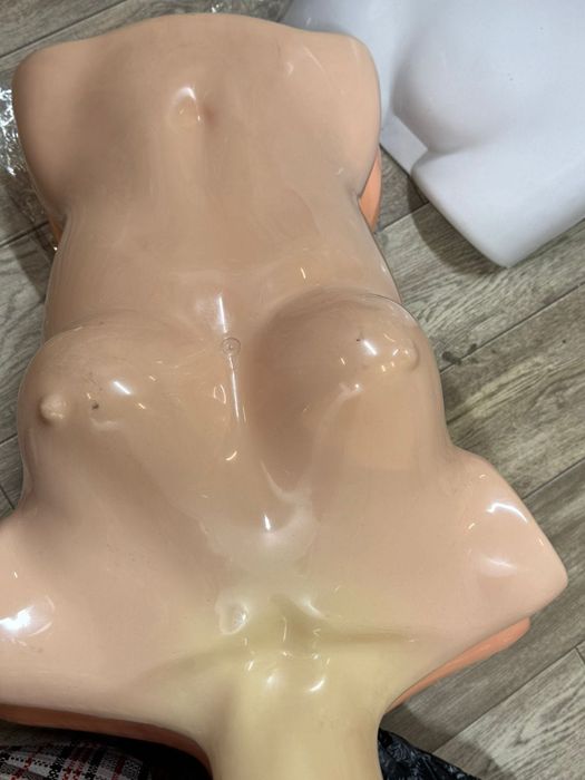 Продам манекены для бутика