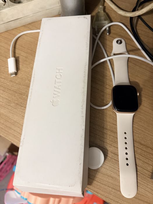 Продам часы Apple Watch series 10