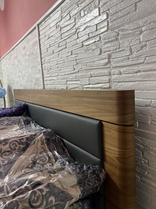 кровать натуральное дерево