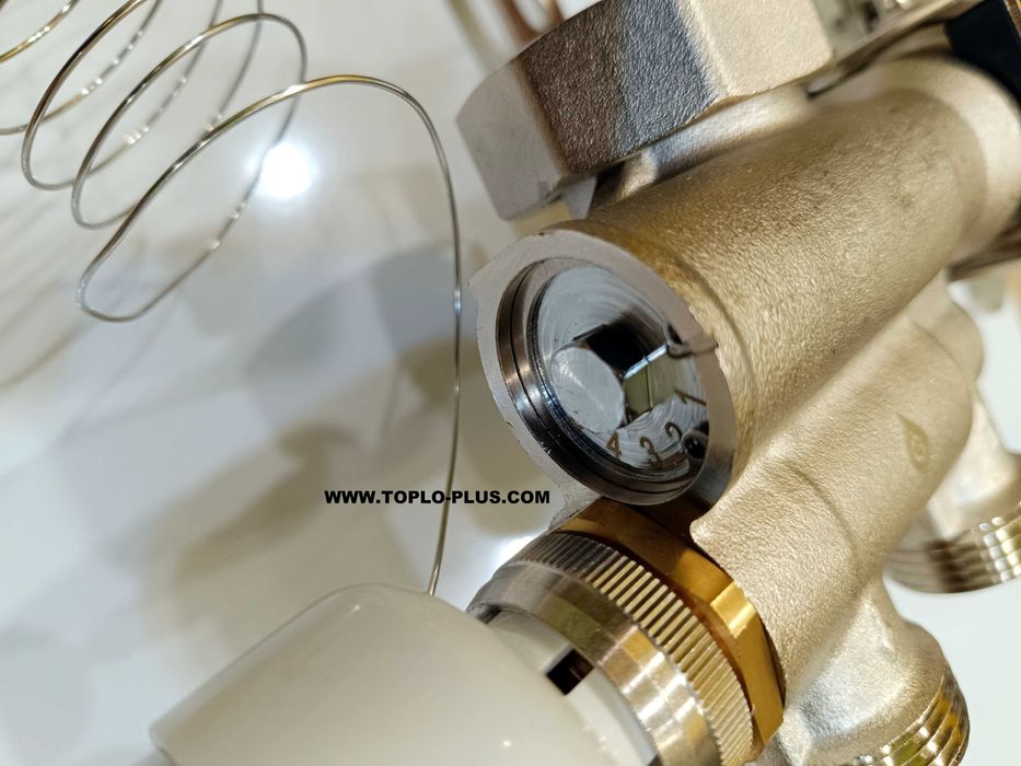 Смесителна група за подово отопление с помпа