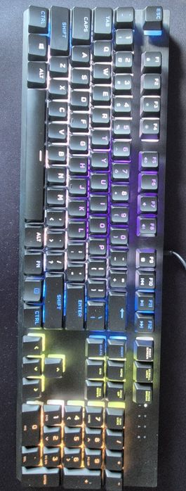 Pachet tastatură Corsair K60 RGB, mouse Logitech G102, mousepad RGB Redragon NeptuneX 800mm, căști Hama HS-P350