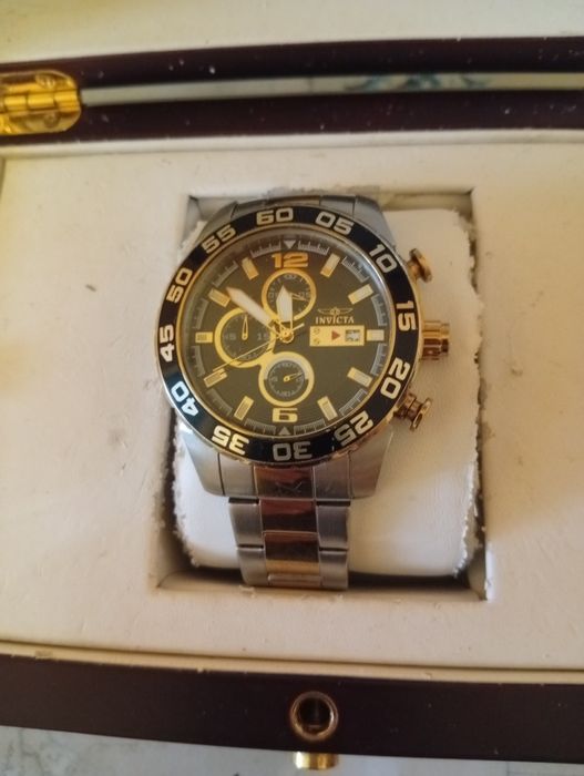 Vind ceasuri bărbătești