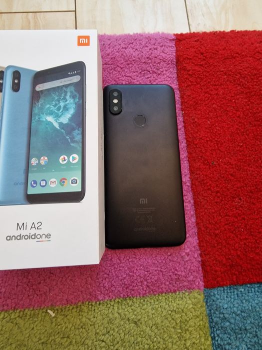 Телефон Xiaomi Mi A2 (MI  6X) с 4gb ram и 64 rom