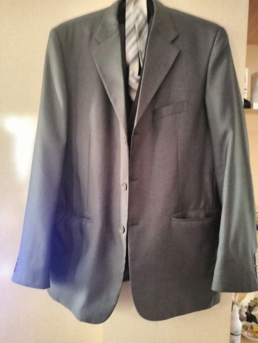 Костюм мужской тройка