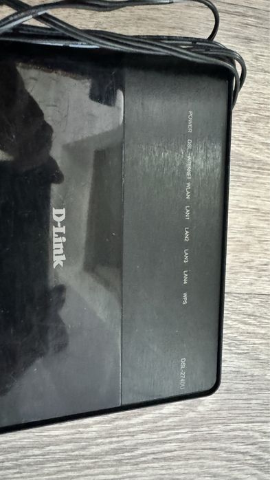 Продам модем де линк в хоршем состоянии