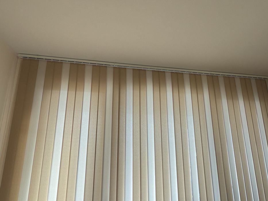 Вертикални щори с релса