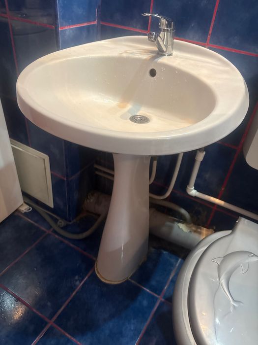 Set de baie wc cu bazin și chiuvetă cu picior