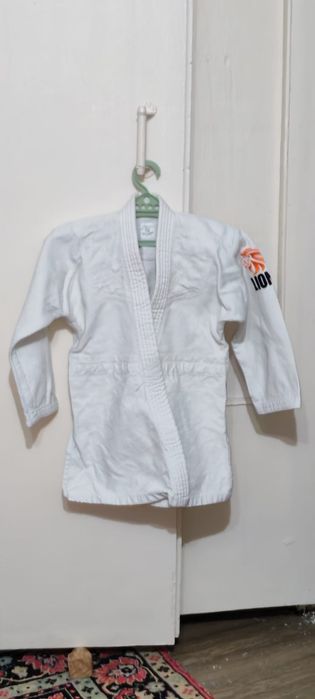 Продам кимоно в хорошем состоянии.