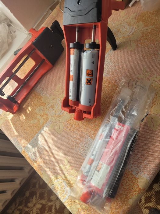 Пистолет для клей- герметика