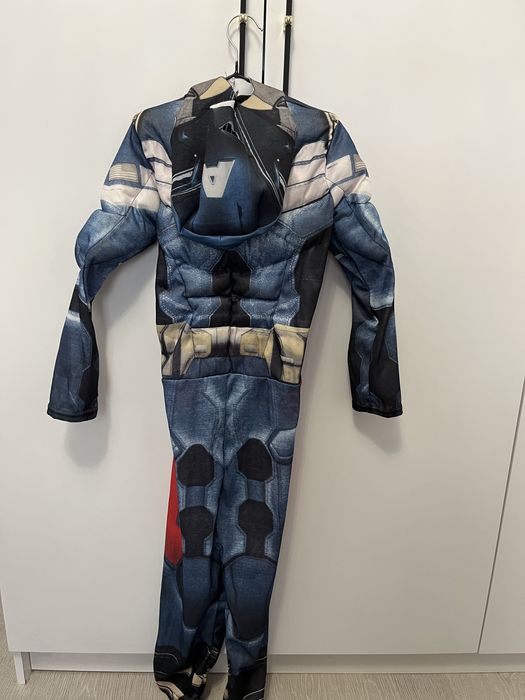 Продам новогодние костюмы