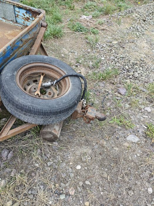 прицеп для лекового автомобиля