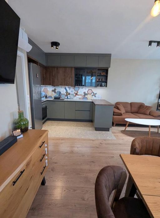 Продава се Тристаен апартамент в София, Дружба 2 - 120 кв.м за 4584 €/кв.м - Снимка #2