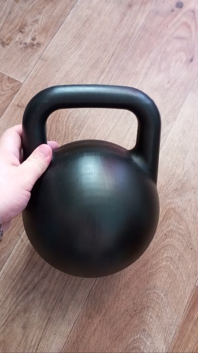 Гиря спортивная.