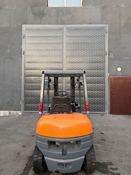 Вилочный Погрузчик Toyota 6FGL20