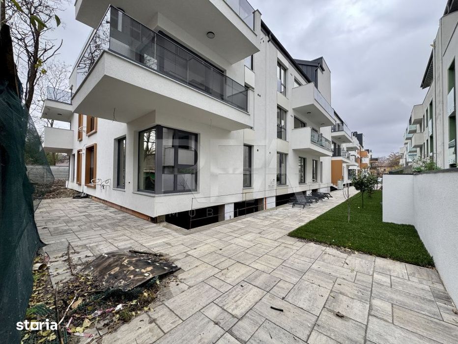 4 camere decomandat cu curte Ultracentral — fotografia 1