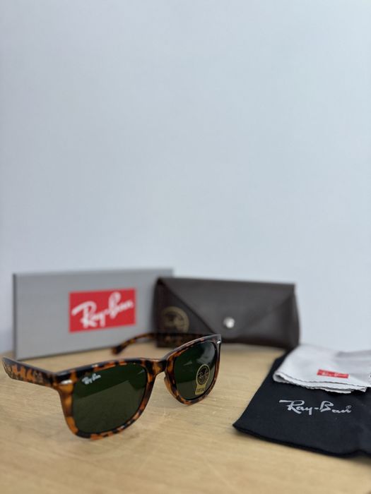 Vand ochelari de soare RayBan 120RON/BUC