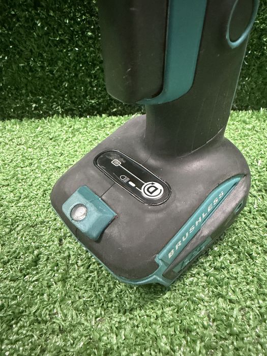 Винтоверти за гипскартон Makita DFS452