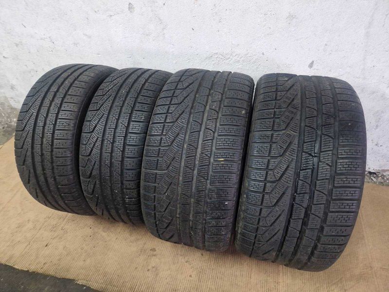 4 Pirelli R20 235/35/-285/35
спорт пакет зимни гуми 
DOT3918