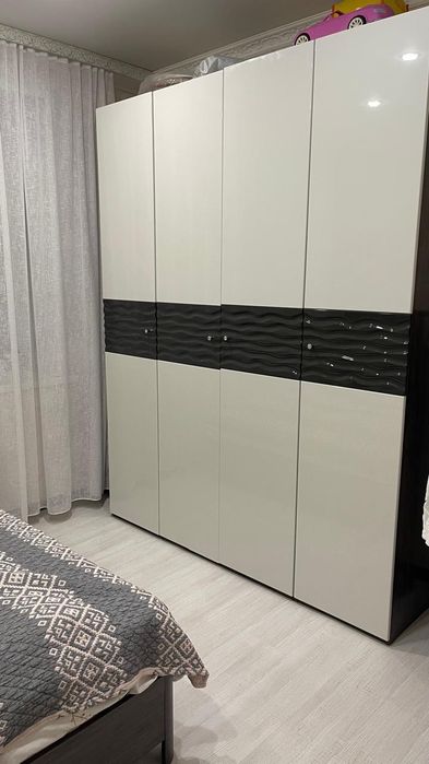 Продам спальный гарнитур