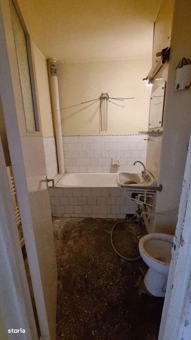 Apartament ultracentral 3 camere, balcon, 70mp