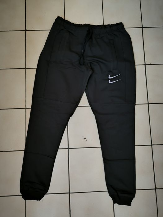 Спортно  долнище анцуг от полиамид или памук