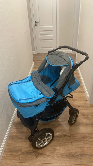 Продаю детскую коляску