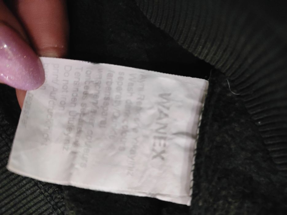 Продаётся фирменный свитерок с начёсом на 5-6 лет. Фирма WANEX.