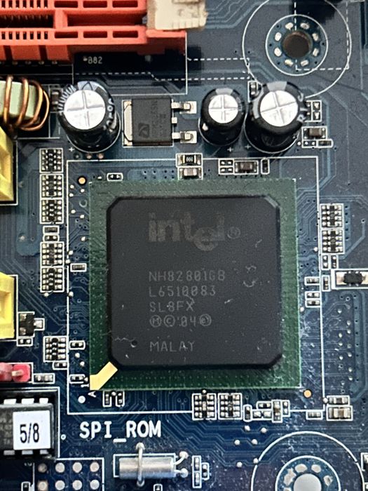 Мат плата с процессорм и озу, куллер