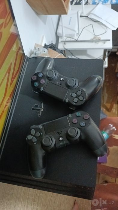 PlayStation 4 Pro 1 ТБ + 2 джойстика + игра + подписка PS PLUS ЛЮКС