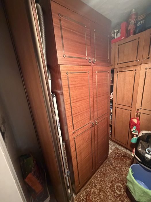Продам шкаф платяной