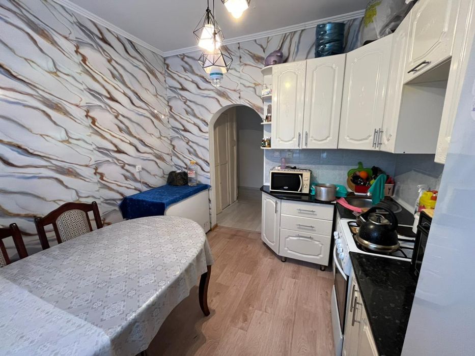 Еки болмели Уй сатылат.