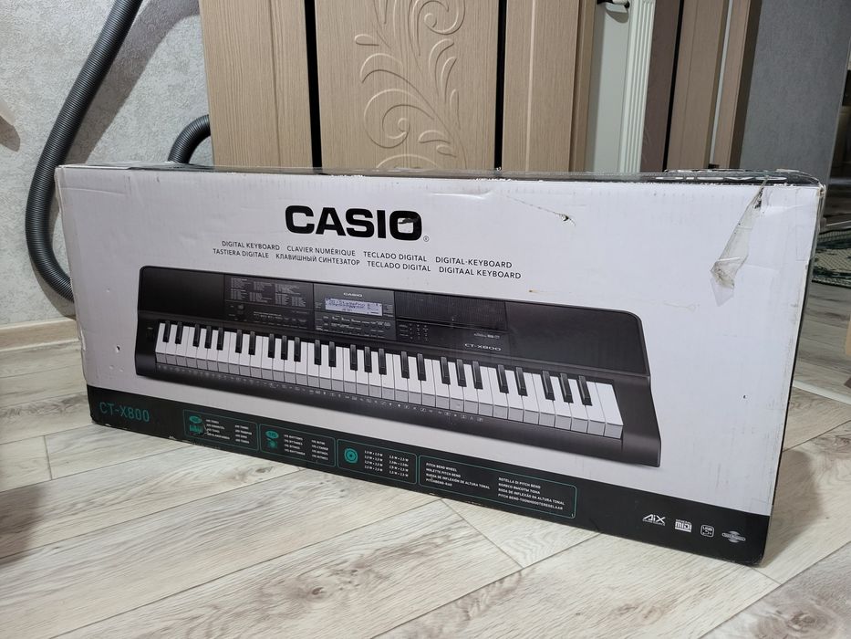 Продам синтезатор